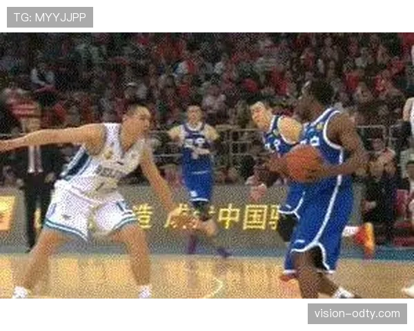 篮球比赛中阻挡和带球撞人区别的规则详解与判定标准